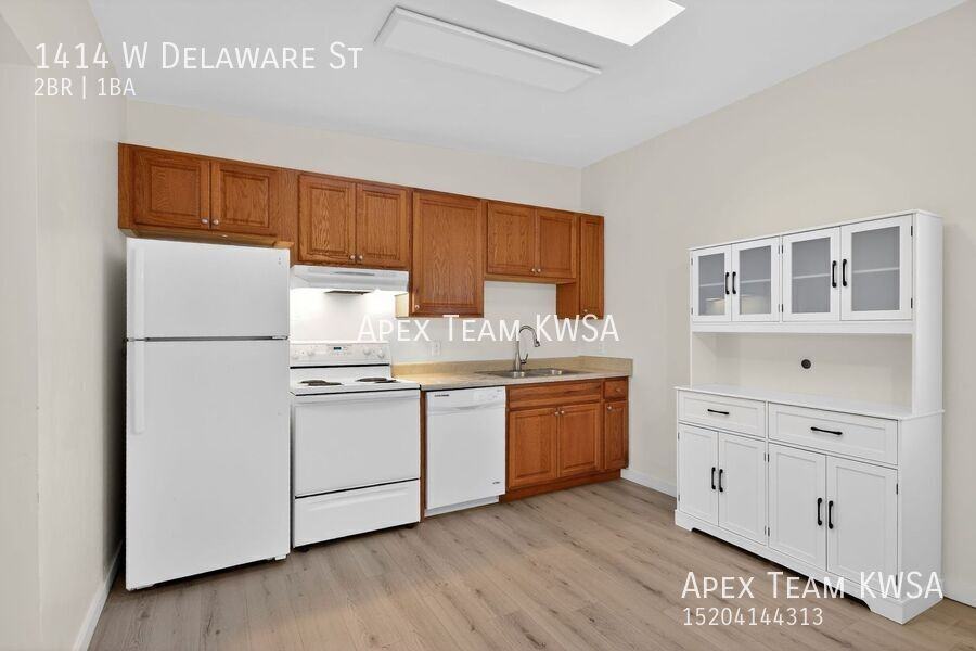 1414 W Delaware St - Photo 7 of 35