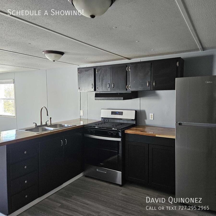 5722 Blissfield Ct - Photo 3 of 10