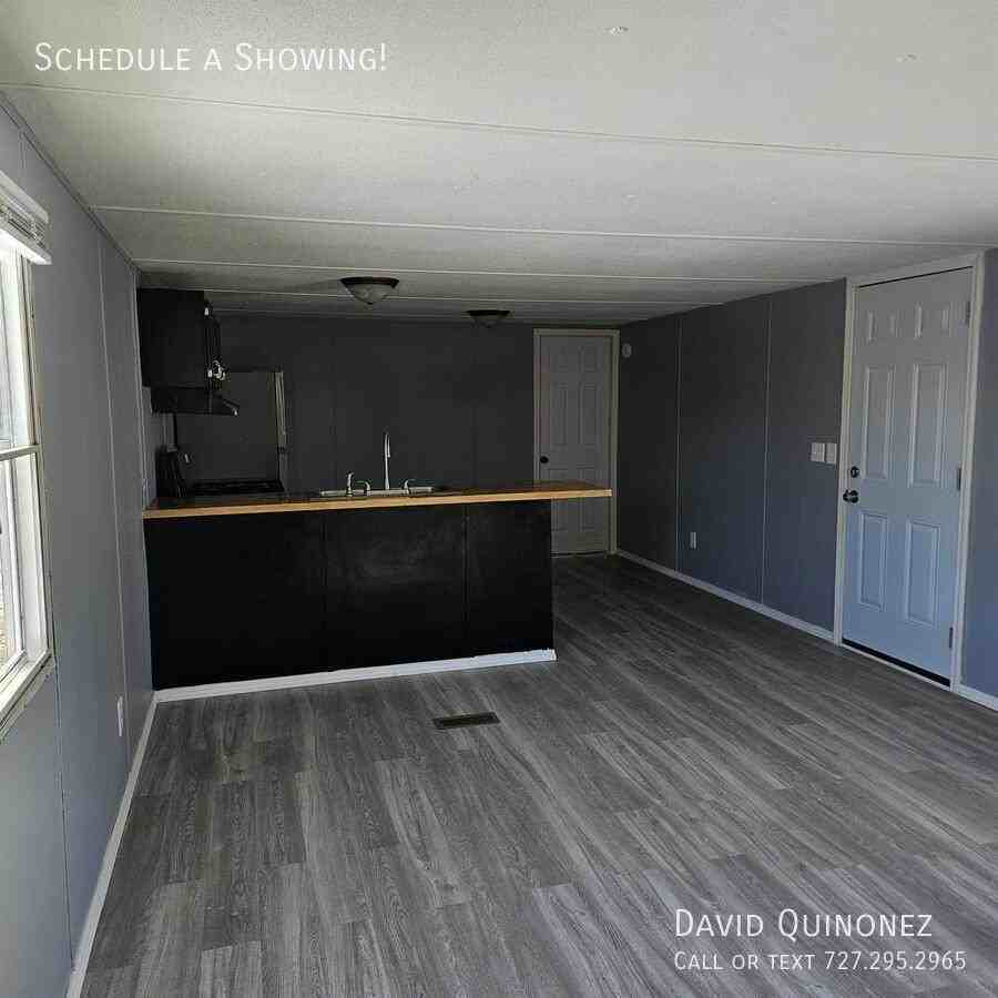 5722 Blissfield Ct - Photo 4 of 10