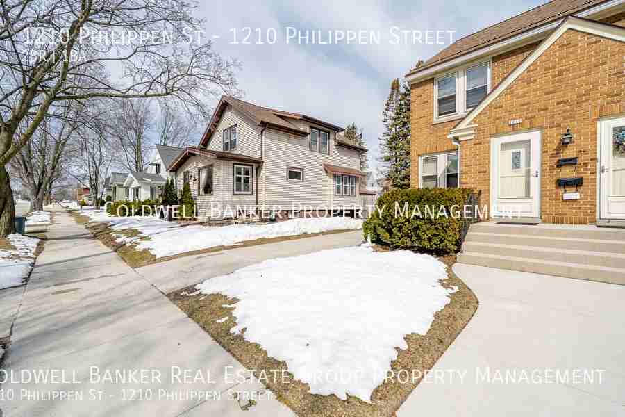 1210 Philippen St - Photo 2 of 18