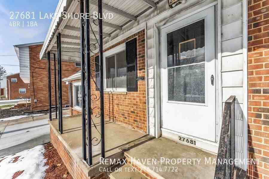 27681 Lake Shore Blvd - Photo 3 of 32