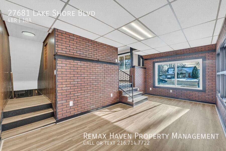 27681 Lake Shore Blvd - Photo 6 of 32