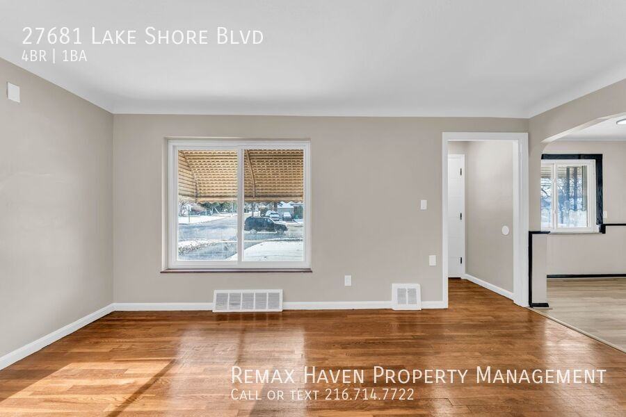 27681 Lake Shore Blvd - Photo 7 of 32