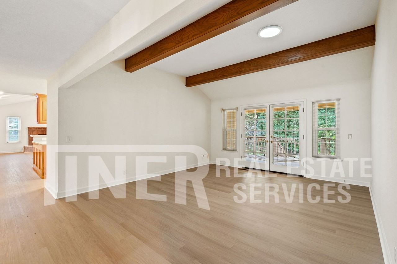 3921 Rawhide Rd - Photo 3 of 36