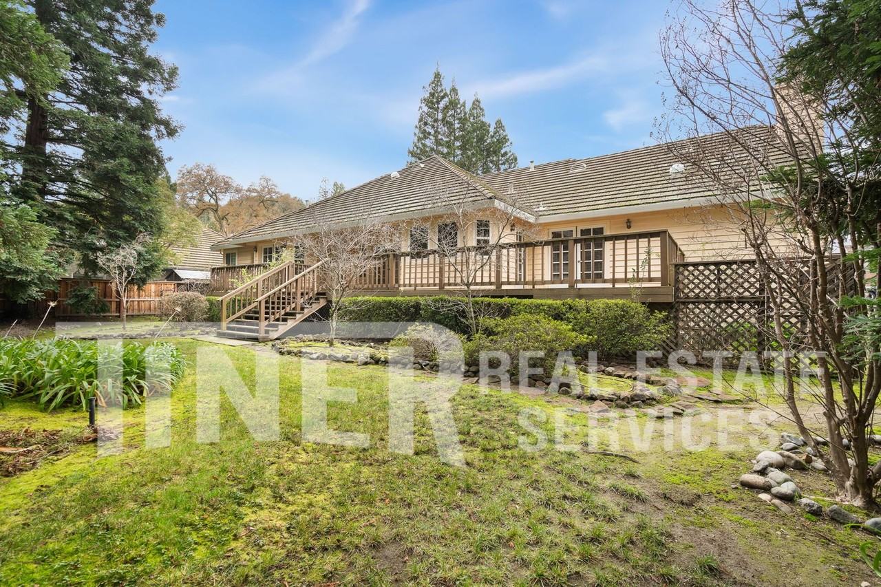 3921 Rawhide Rd - Photo 4 of 36