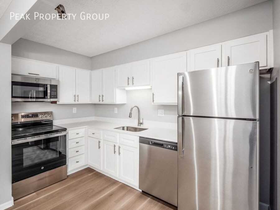 7950 Harmill Dr - Photo 2 of 33