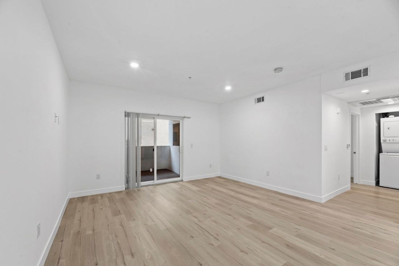 TALA Local at 3057 - Photo 5 of 16