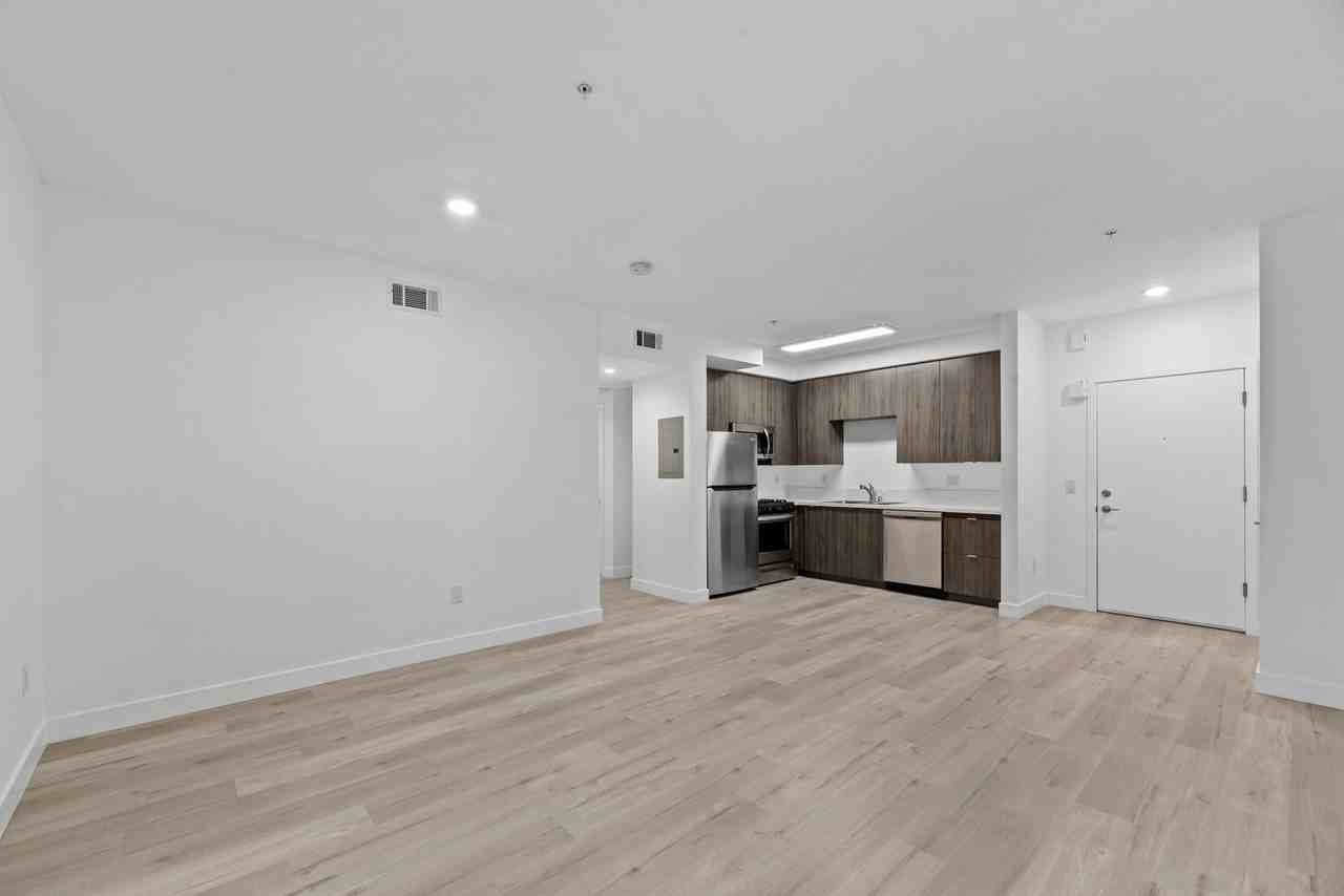 TALA Local at 3057 - Photo 6 of 16