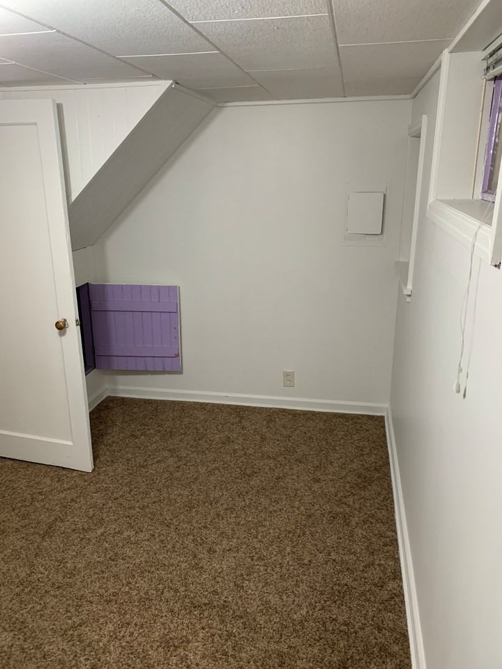 562 S Main St #B - Photo 5 of 7