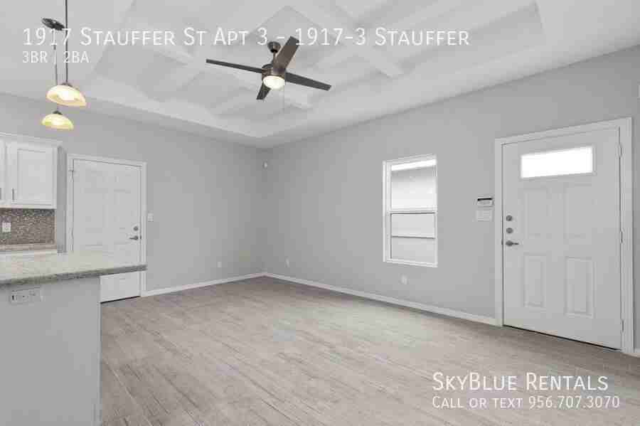 1917 Stauffer St Unit 3 - Photo 2 of 9