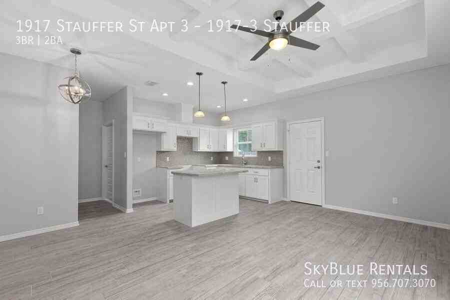 1917 Stauffer St Unit 3 - Photo 3 of 9
