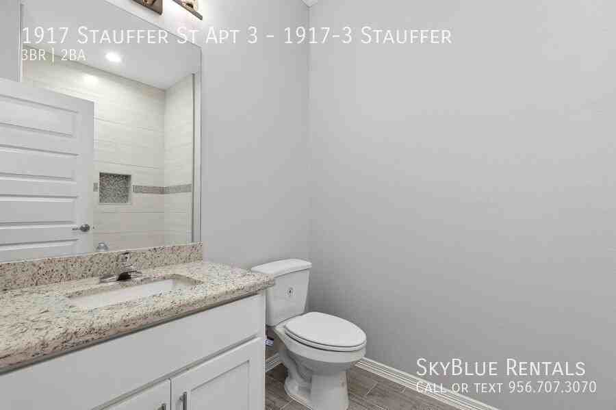 1917 Stauffer St Unit 3 - Photo 5 of 9