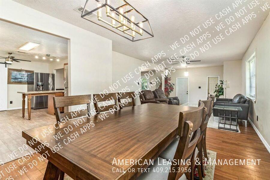 1385 Howell St - Photo 3 of 13