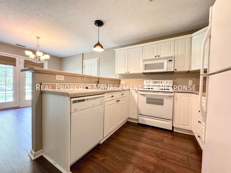 1036 Chesire Way - Photo 5 of 20