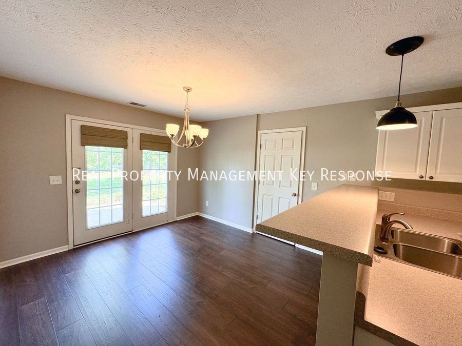 1036 Chesire Way - Photo 7 of 20