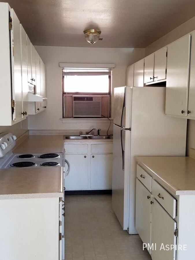 225 E 8th Ave Apt F13