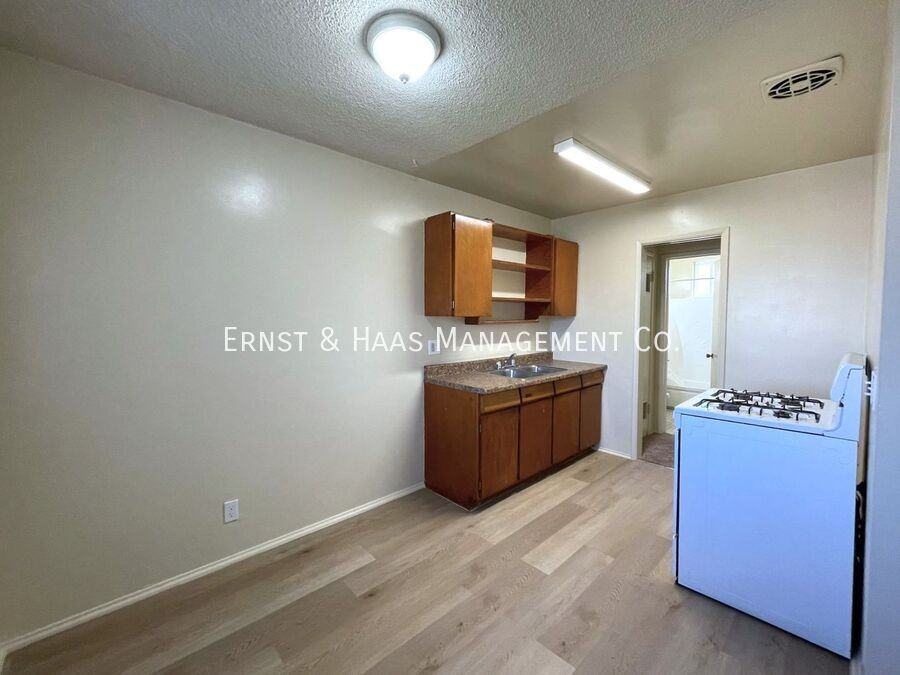 9119 Rose St #08 - Photo 6 of 10