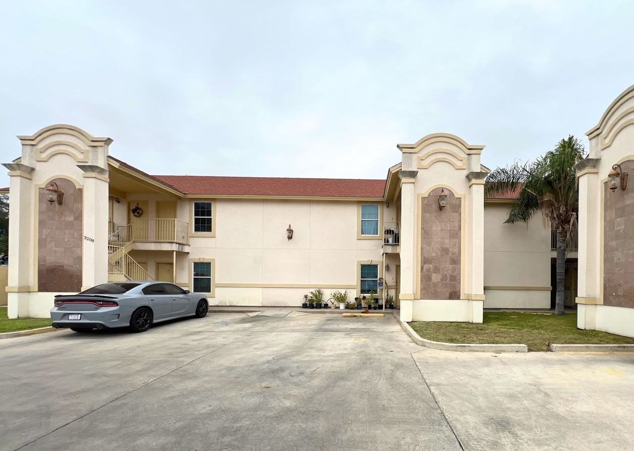 Los Ebanos - Photo 4 of 17