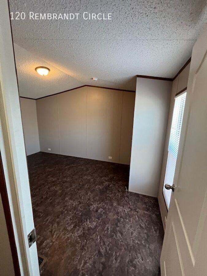 120 Rembrandt Cir - Photo 4 of 6