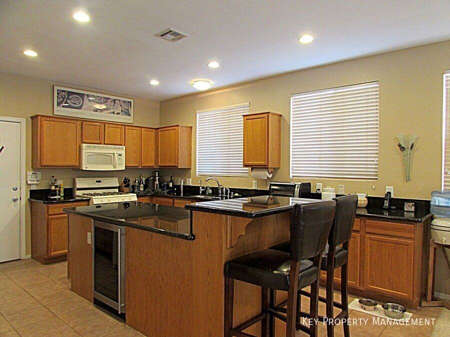 1316 Pintail Point St - Photo 3 of 14