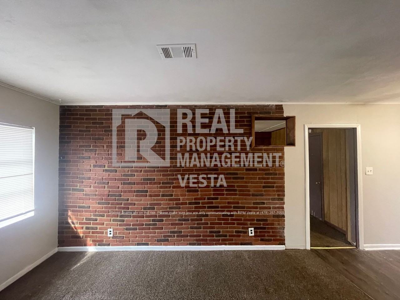 4342 Pinedale Dr - Photo 4 of 15