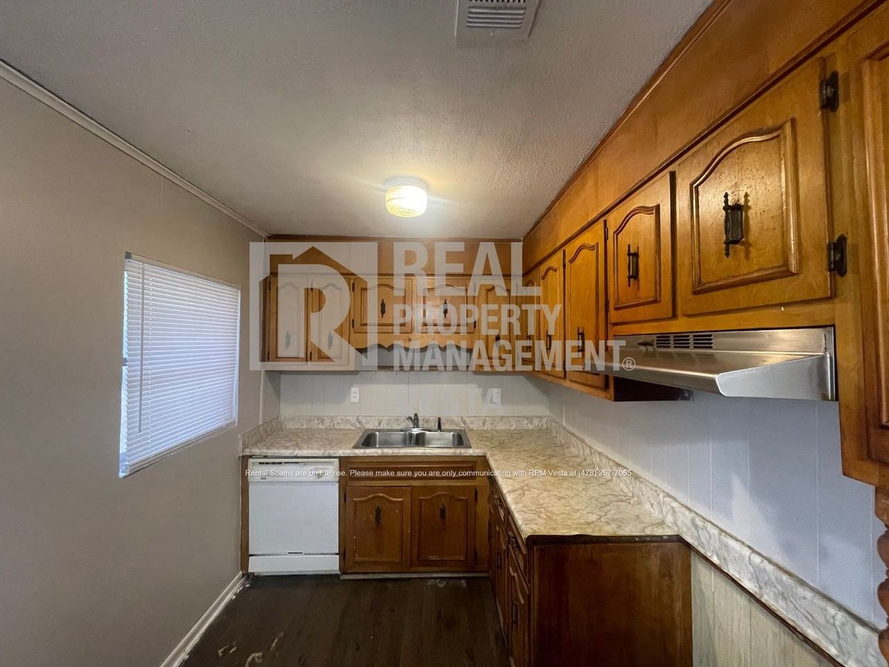 4342 Pinedale Dr - Photo 5 of 15