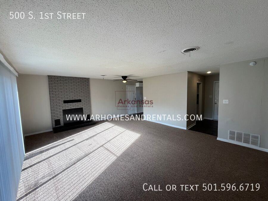 500 S 1st St - Photo 2 of 10