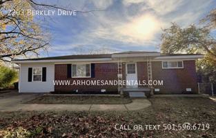 featured image of 2203 N Berkley Dr