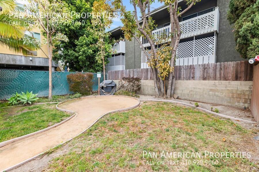 15443 Van Buren St - Photo 4 of 32