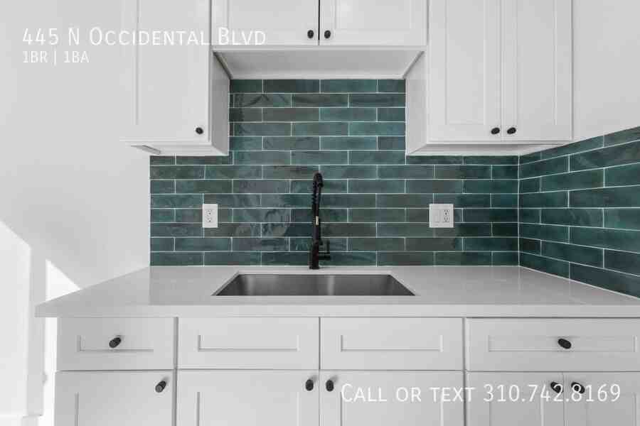 445 N Occidental Blvd - Photo 2 of 22