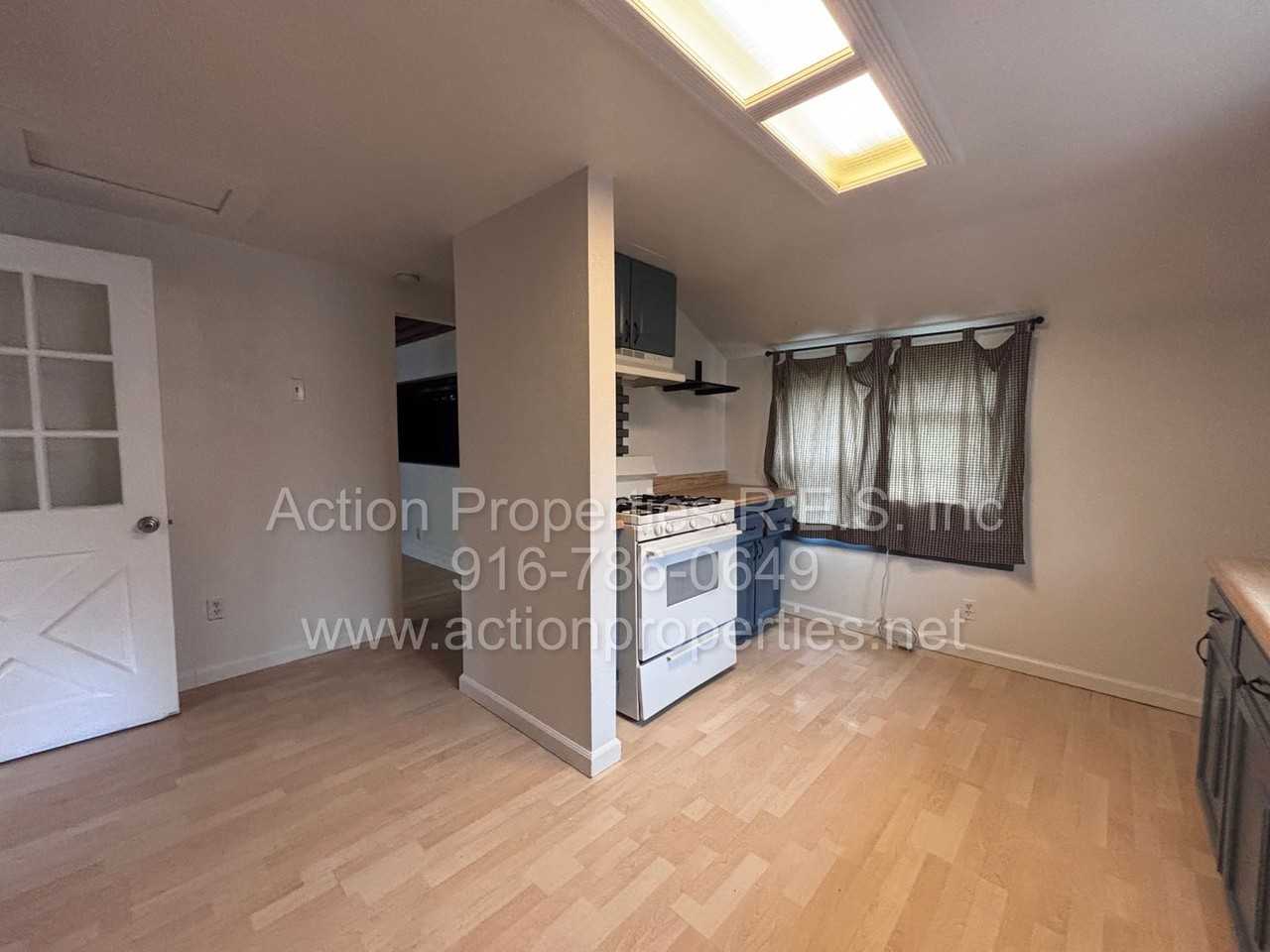 119 1/2 Earl Ave - Photo 6 of 18