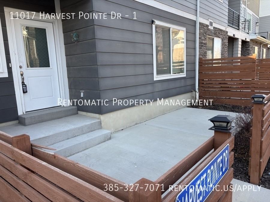 11017 S Harvest Pointe Dr #1 - Photo 4 of 43