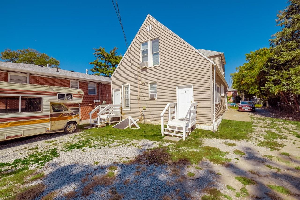 1629 C St #2 - Photo 4 of 28