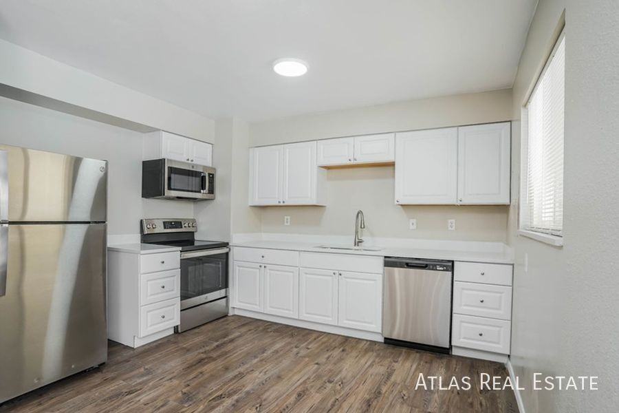 4789 Shadowglen Dr - Photo 5 of 20