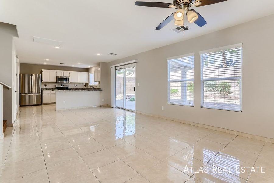 189 Carlsbad Caverns St - Photo 4 of 21