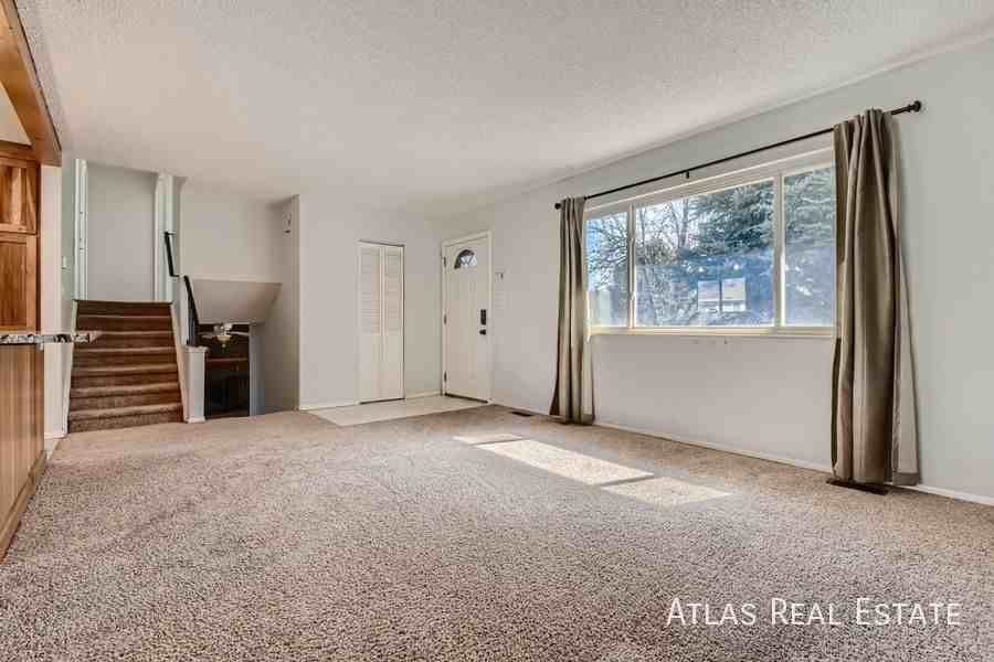 7105 Gershwin Ct - Photo 4 of 17