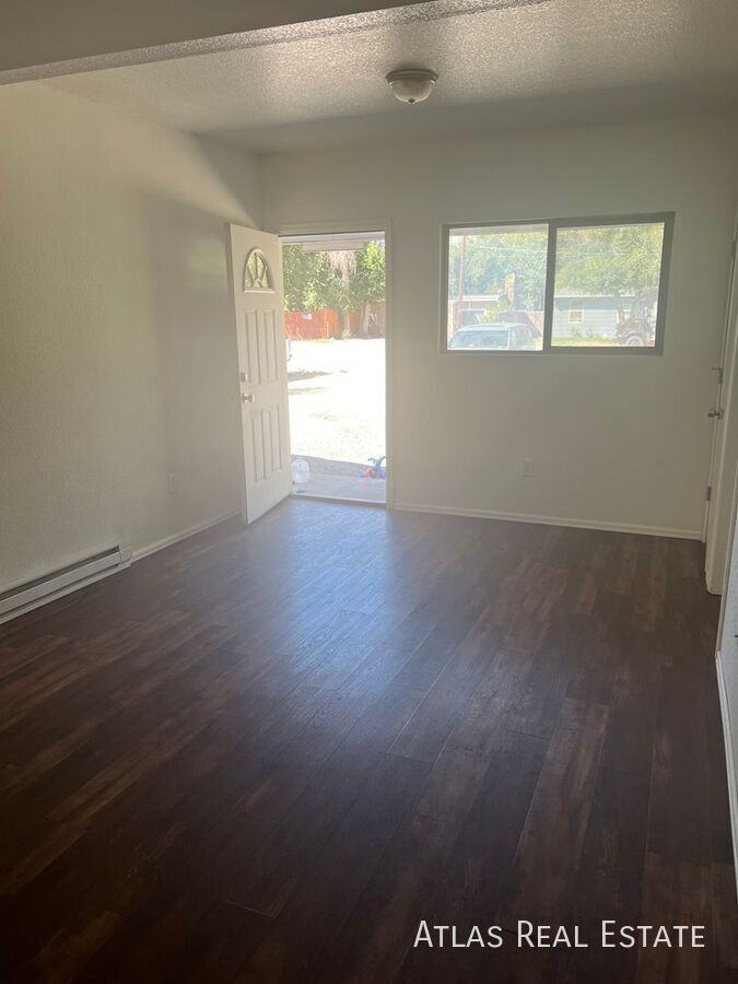 236 W Iowa Ave #101 - Photo 4 of 14