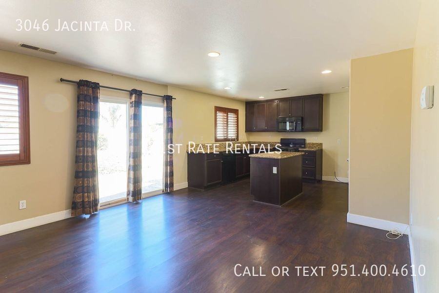 3046 Jacinta Dr - Photo 6 of 17