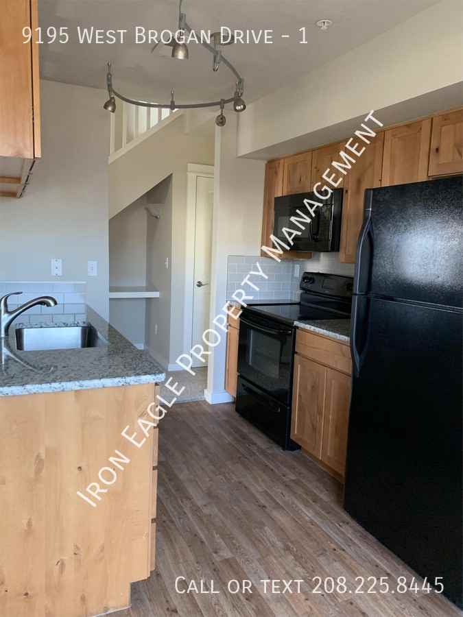 9195 W Brogan Dr - Photo 3 of 20