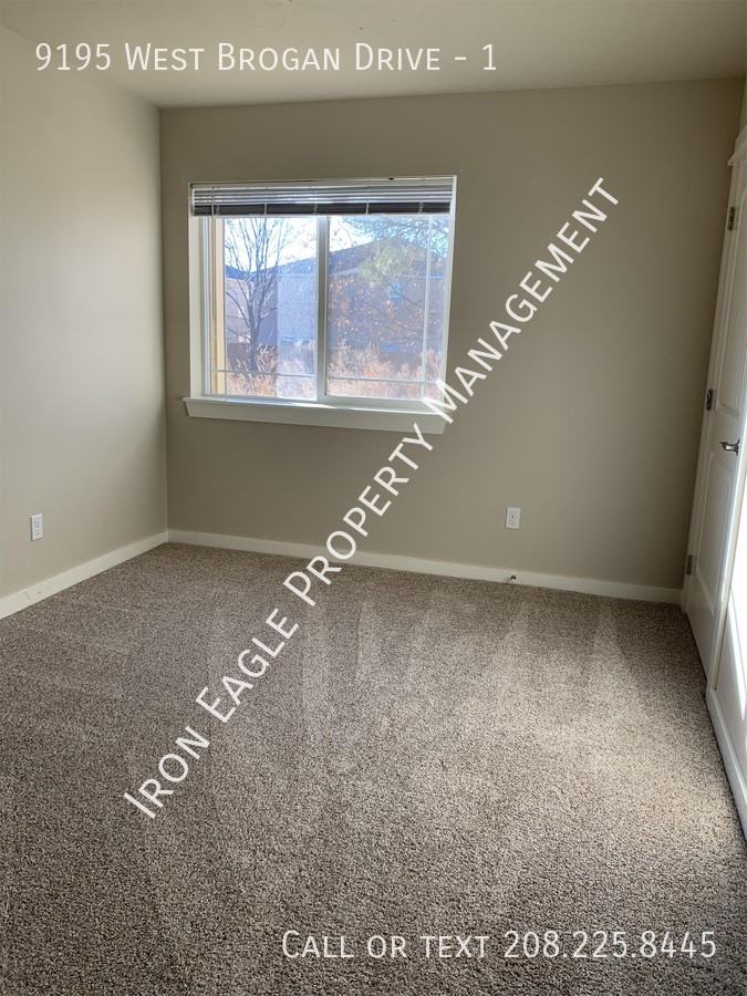 9195 W Brogan Dr - Photo 7 of 20