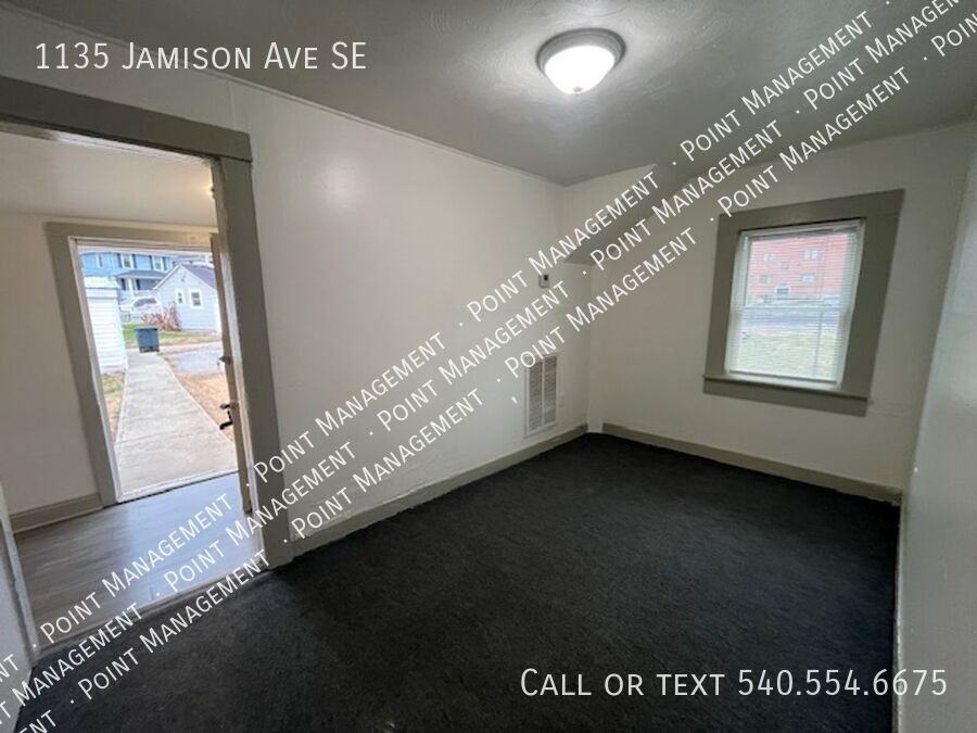 1135 Jamison Ave Se - Photo 3 of 10