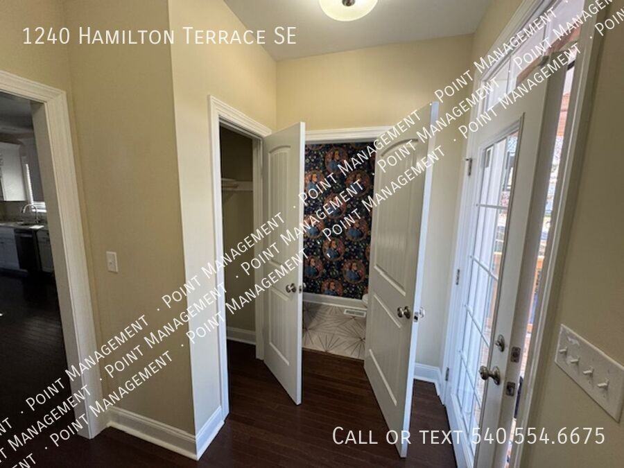 1240 Hamilton Ter Se - Photo 6 of 22