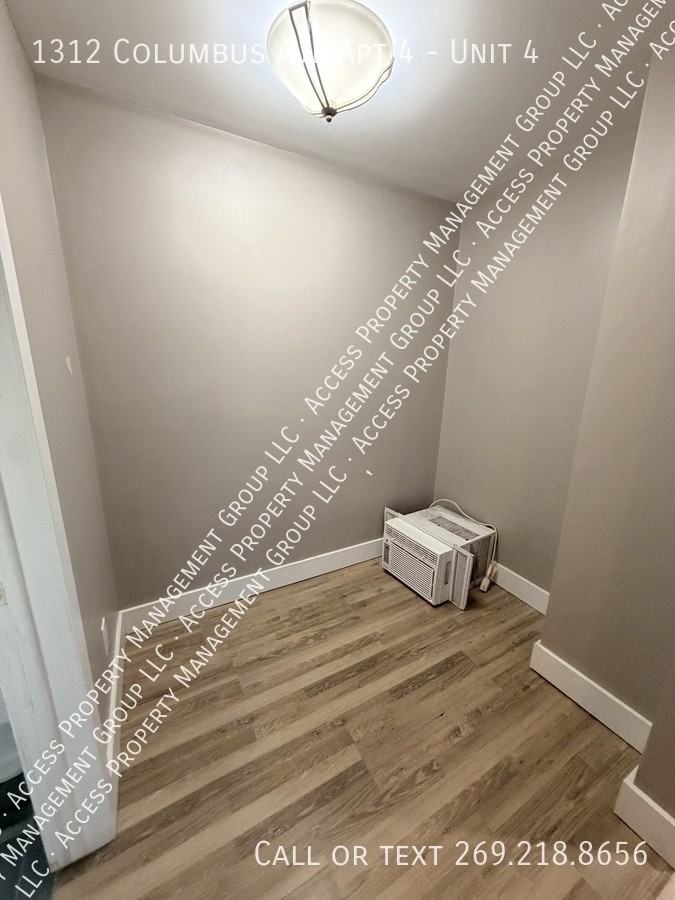 1312 Columbus Ave Apt 4 #4 - Photo 6 of 19