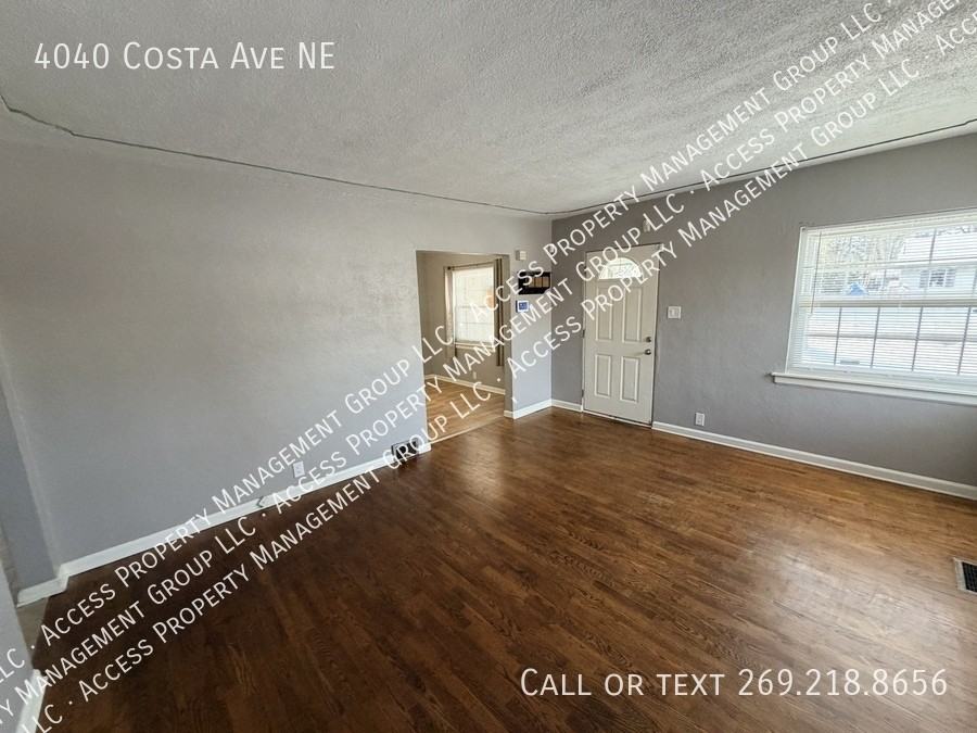 4040 Costa Ave Ne - Photo 4 of 36