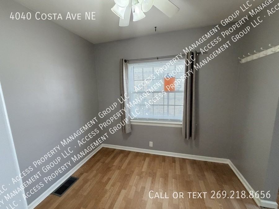 4040 Costa Ave Ne - Photo 6 of 36