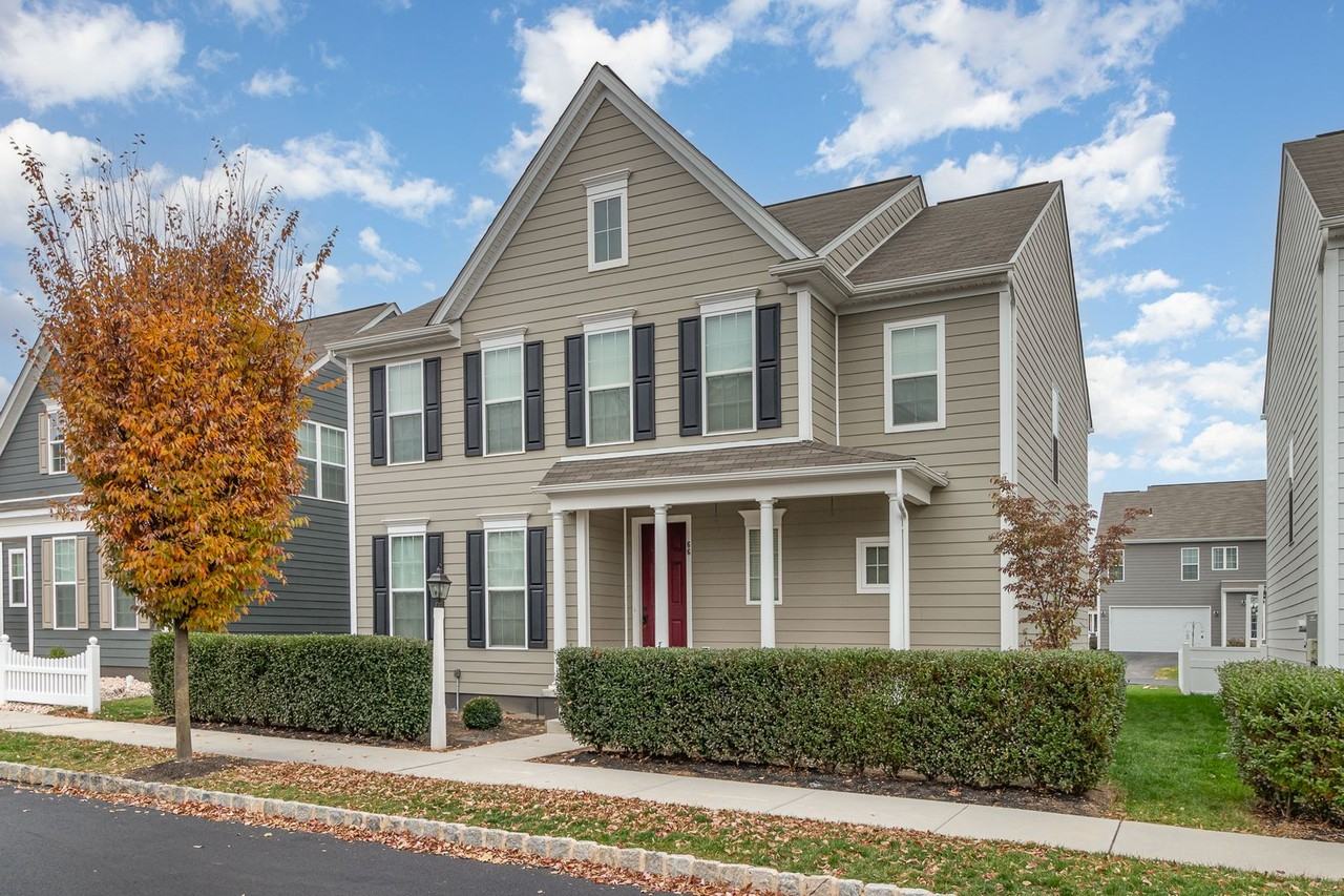 66 Avery Way - Photo 3 of 35