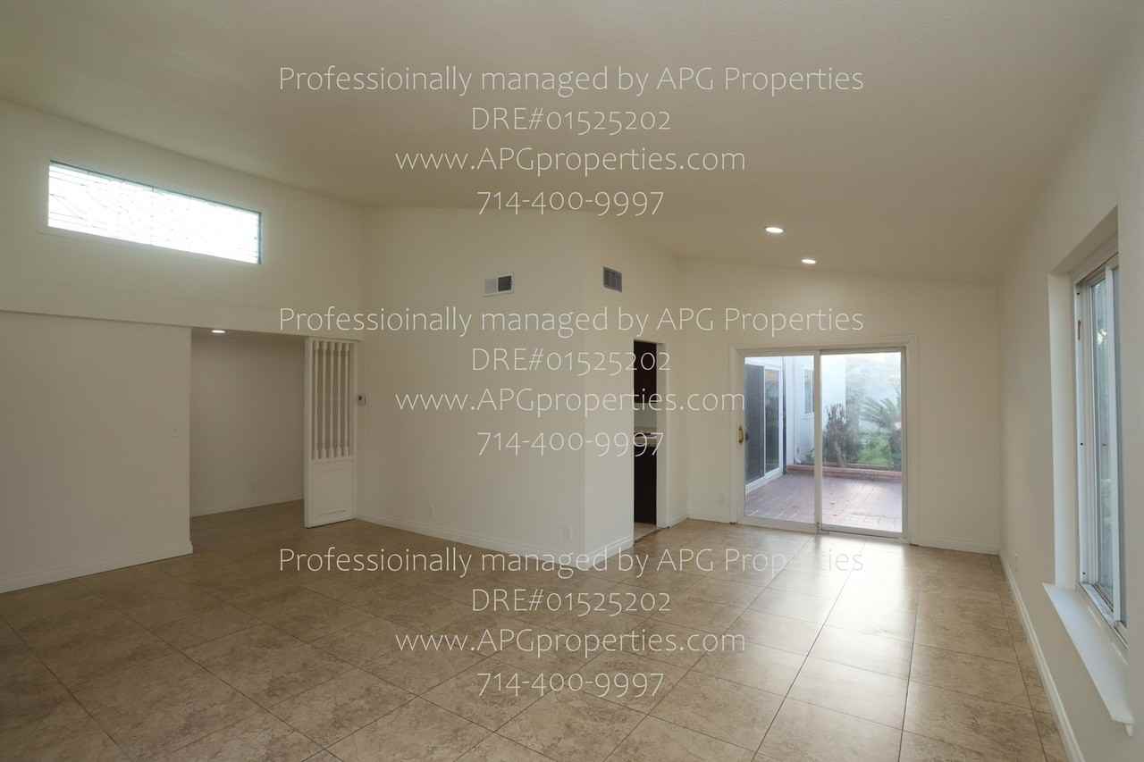 17679 San Vicente St - Photo 6 of 36