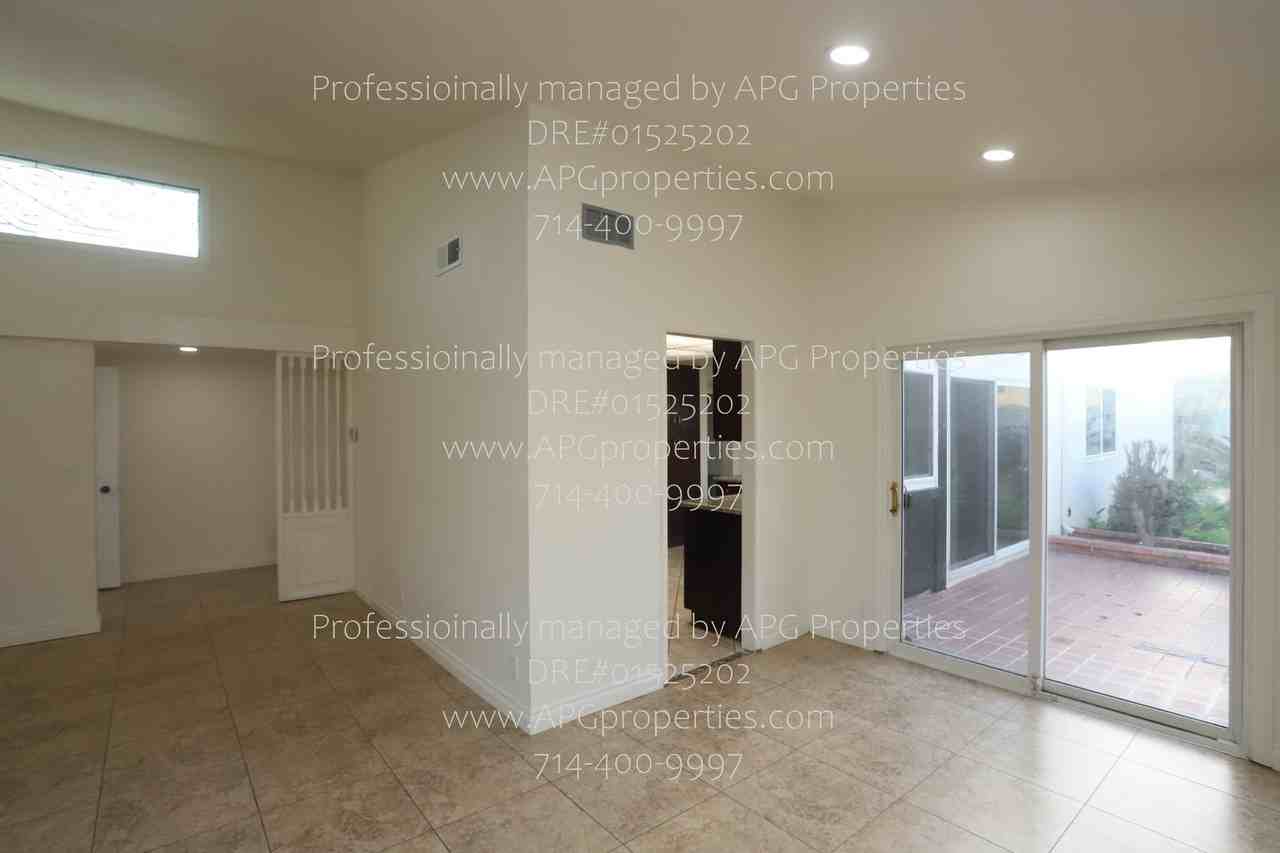 17679 San Vicente St - Photo 7 of 36