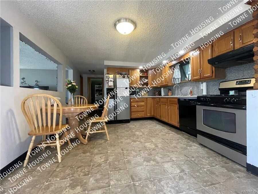 191 Helen St Lowr Left - Photo 2 of 19