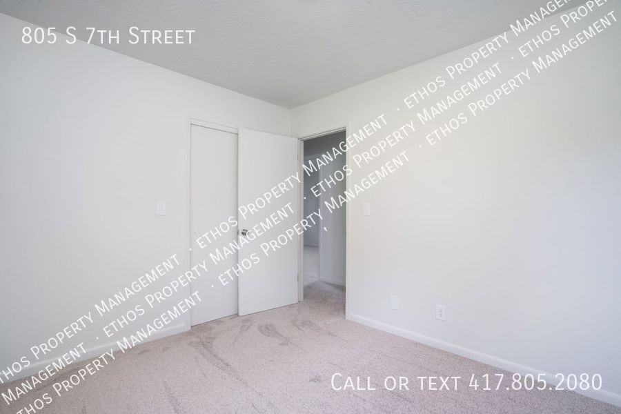 805 S 7th Ave - Photo 7 of 27